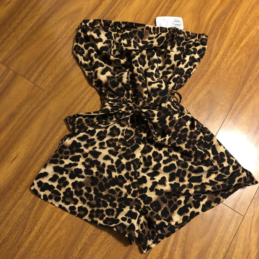 NWT Forever 21 Romper S Leopard